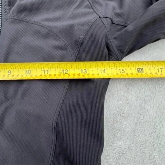 Lululemon In Flux Black Reversible Athletic Jacket - Picture 12 of 15